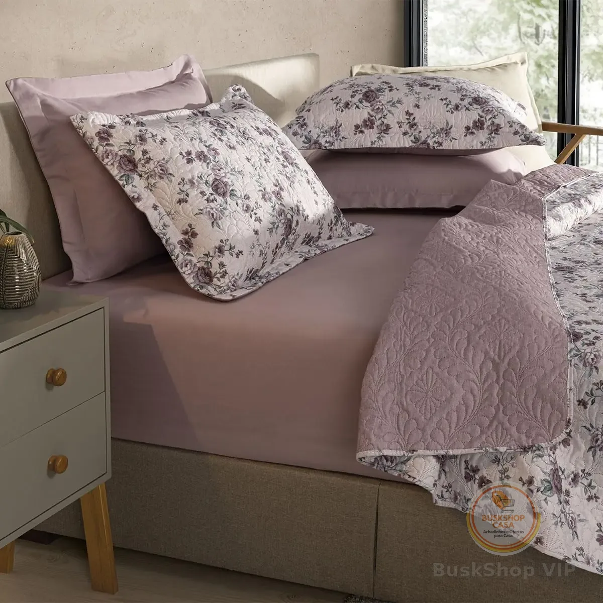 Kit Cobre Leito Colcha Boutis 3 Peças Matelado Ultrassônico Estampado Dupla Face Porta Travesseiro Aba Americana Micro Percal 150 Fios (Diana Rosa, Queen)