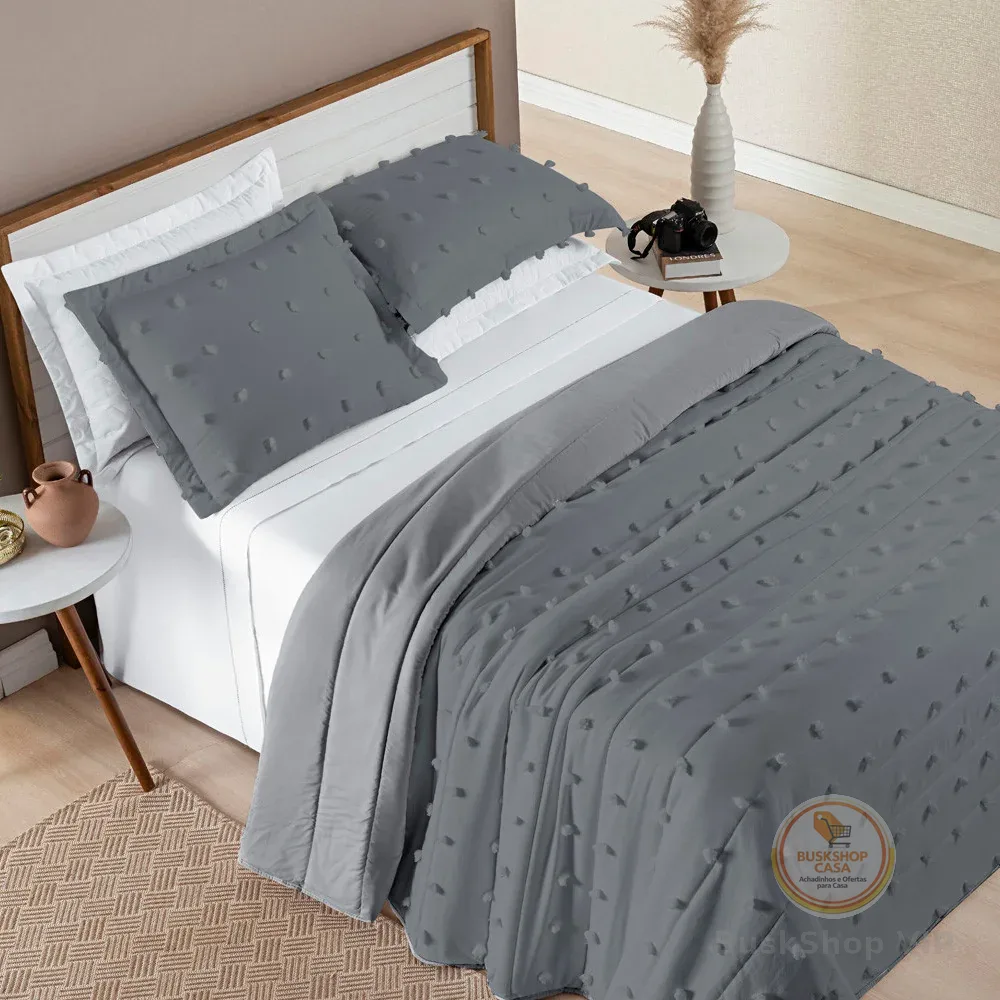 Cobre Leito 3 Peças - Casal\Queen\King - 300 Fios Pecal - Dupla Face - Detalhes em 3d Pompom Poppy