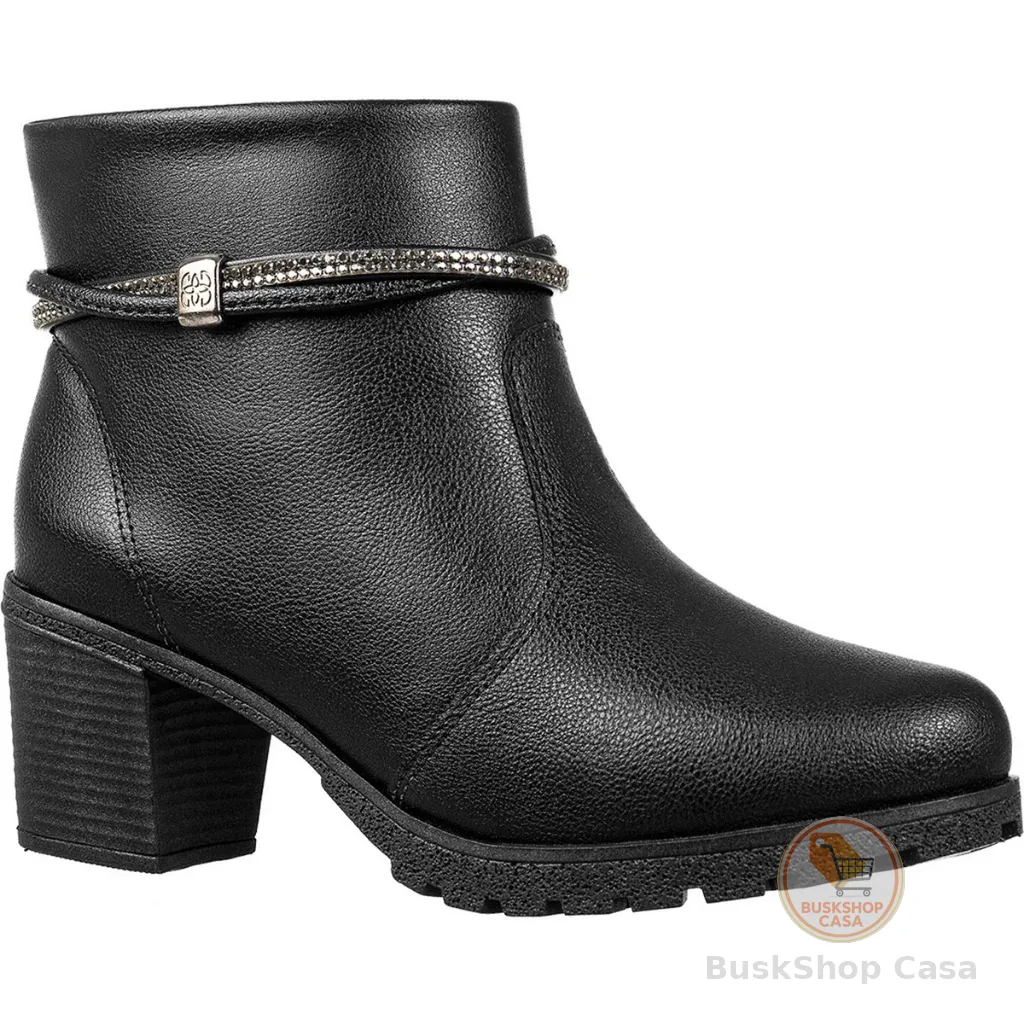 Bota Feminina GiGiL Salto Grosso Baixo Cano Curto Tiras Abauladas Strass Zíper Macio Blogueira
