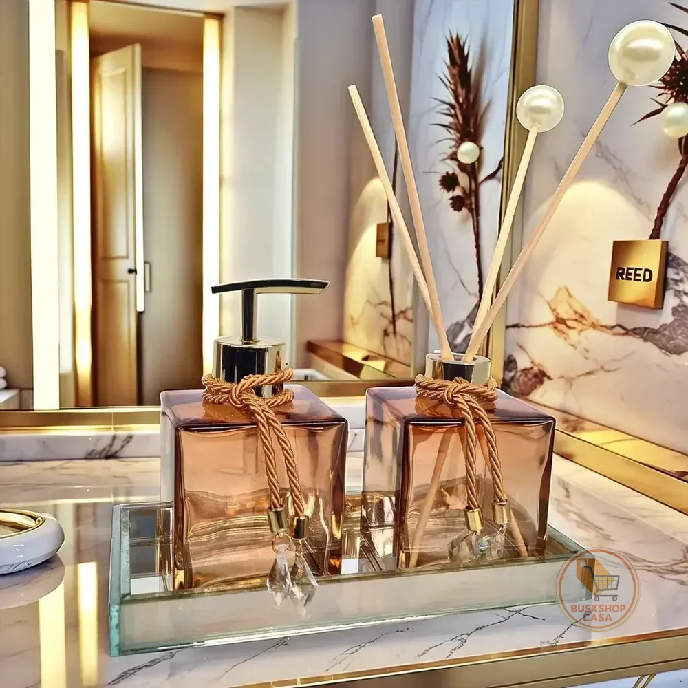 Kit Lavabo Luxo Vidro C/ Bandeja Dourada E Saboneteira Cor Ambar Degradê C/ Dourado