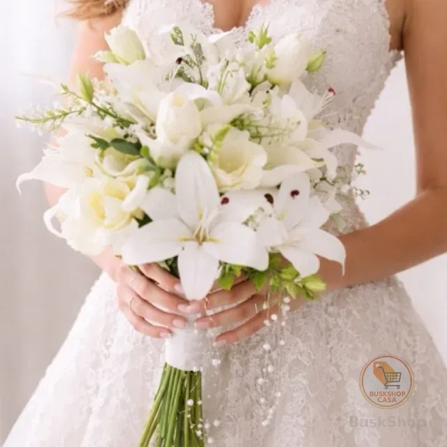 Buquê de Lírio com Tulipas e Copo de leite Branco.Buquê de Casamento com Tulipas.Buquê de Noiva de Copo de leite.