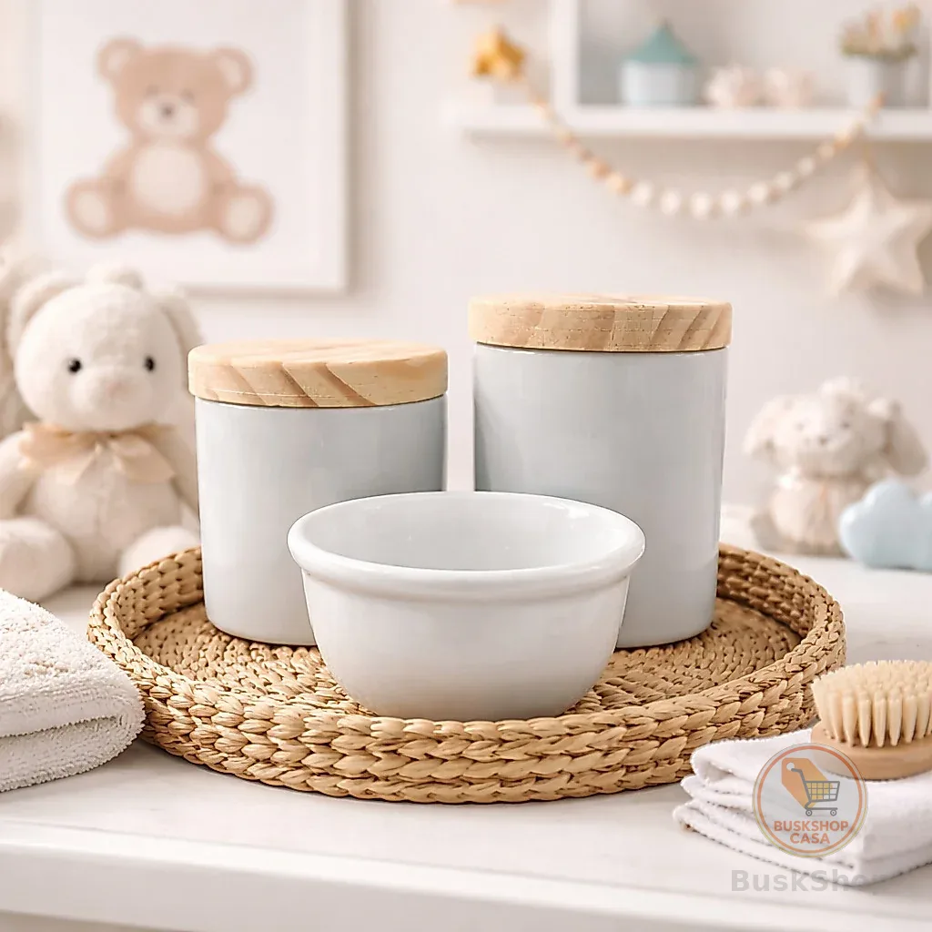 Kit Higiene Bebê Porcelana Branca Tampa Em Madeira 3 Peças Maternidade