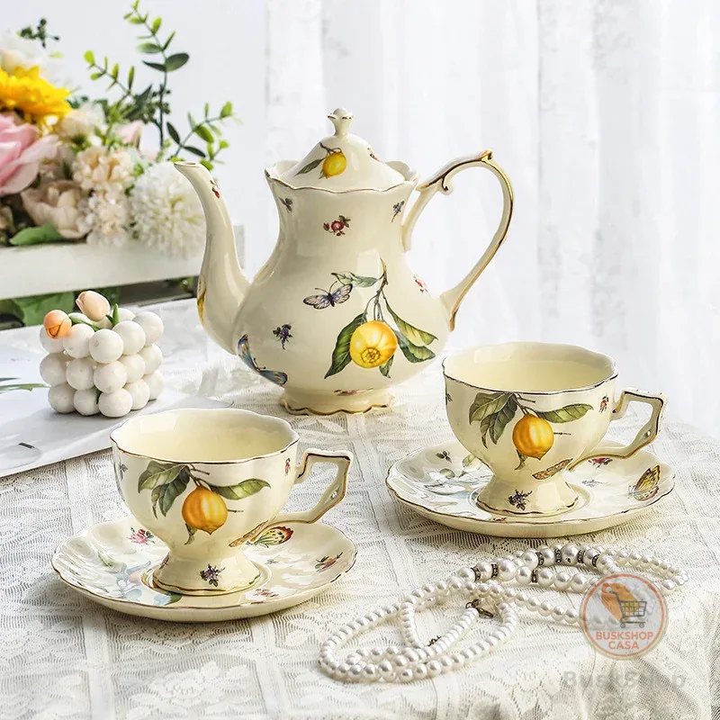 Conjunto de xícaras de café vintage, garrafa de água, pires francês, xícara de chá inglês, copo de água, xícara de chá