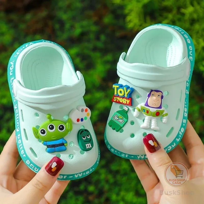 Sapatos de Buraco para Crianças Sapatos de Verão Buzz Lightyear Cartoon Slippers Home Menina Menino Menino Sandál