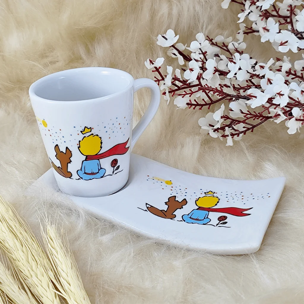 Kit Xícara Caneca Porcelana 120ml Café/Chá + Pires Ondulado Pequeno Príncipe Estrelas