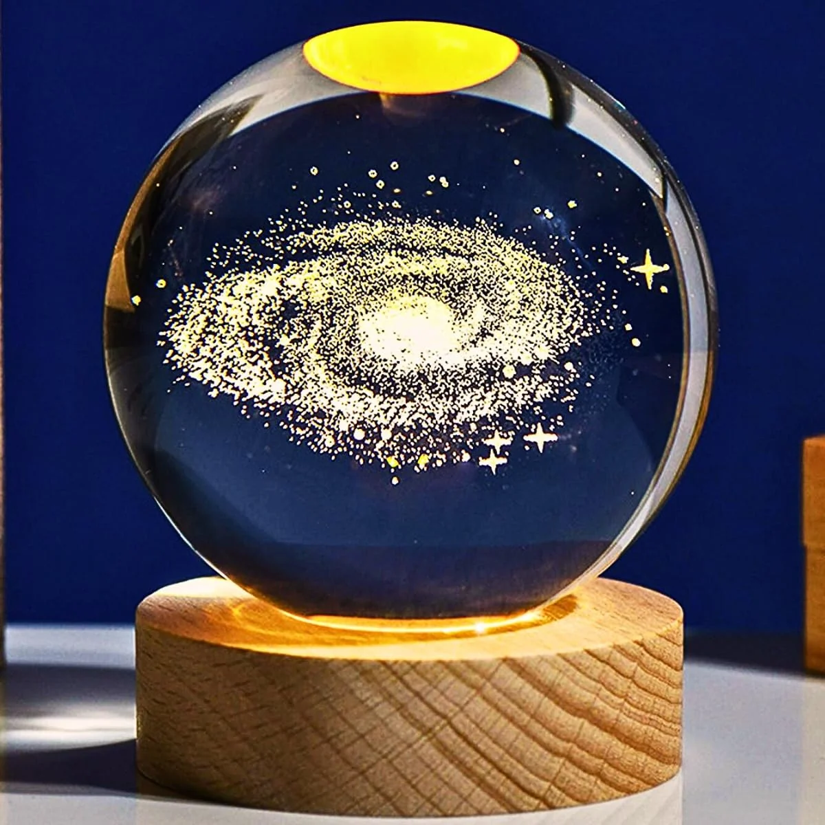 Luminária de Mesa LED Bola de Vidro Esfera de Cristal Base em Madeira Sistema Solar Galáxia Saturno Decoração (Galáxia)