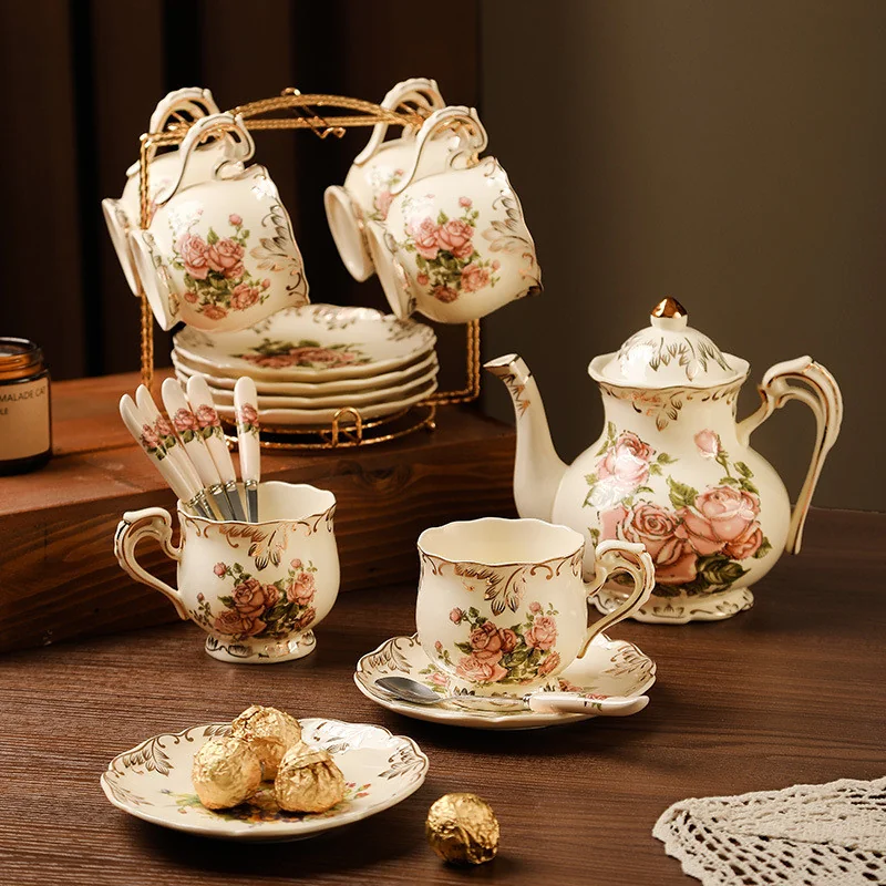 Conjunto De Xícara E Pires De Chá Vintage Europeu Com Colher , Caneca De Café De Cerâmica Floral Luxuosa Acabamento Dour